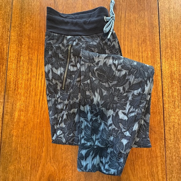 Athleta Trekkie North Jogger - EUC - Picture 5 of 10